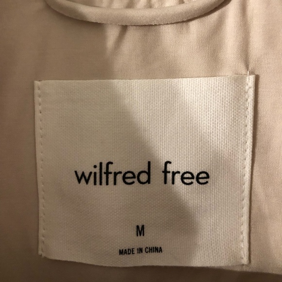 Med beige ‘Wilfred free’ aritzia jacket - 100% Merino Wool - Picture 2 of 7